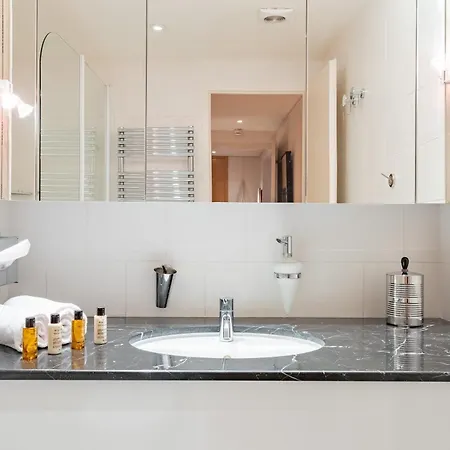Veeve - Eiffel Skies Apartment Paris