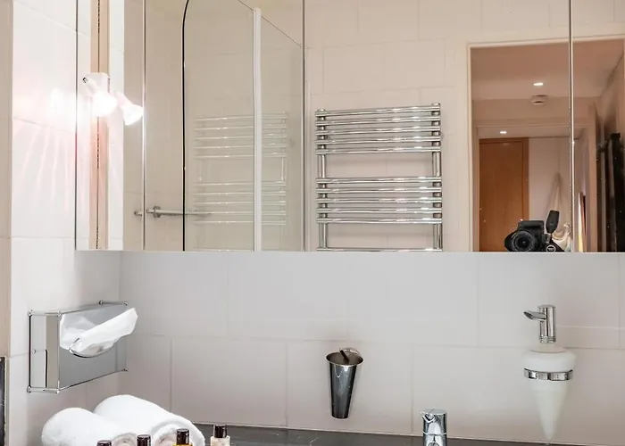 Veeve - Eiffel Skies 파리